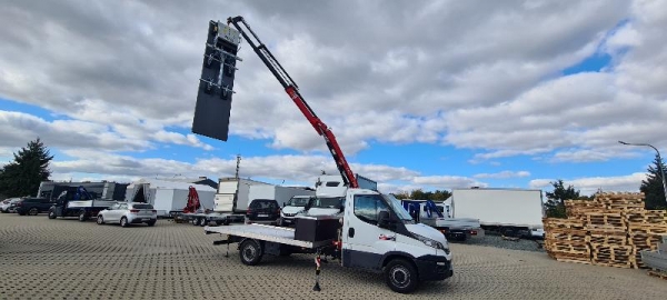 Iveco 35/50c do montażu płyt, okien, szkła. żuraw HDS